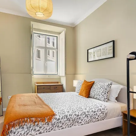 Whome Urban Comfort: 1-Br Near Airport & Train Station-2
